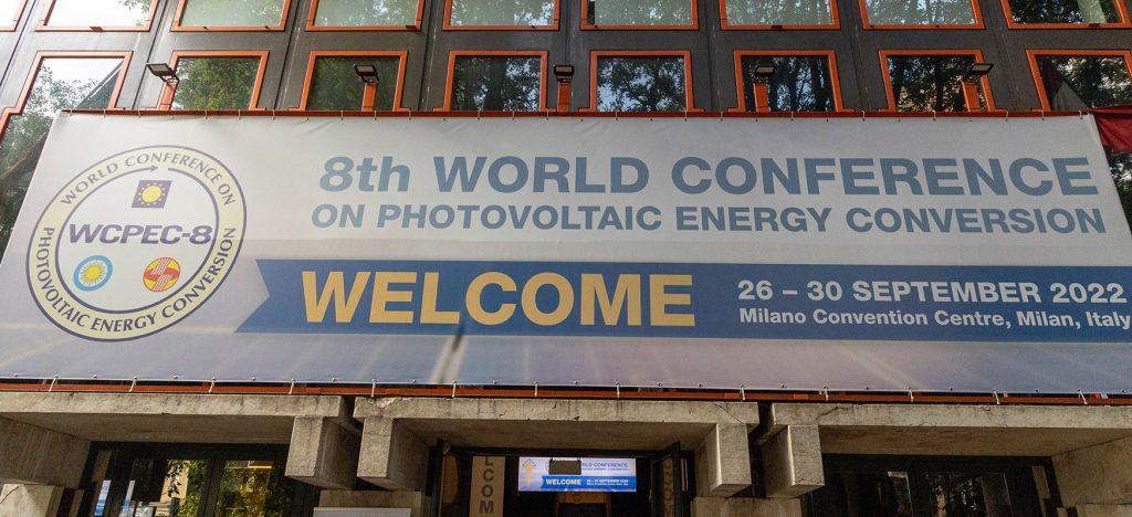 fotografo alla conferenza mondiale fotovoltaico Milano 2022
