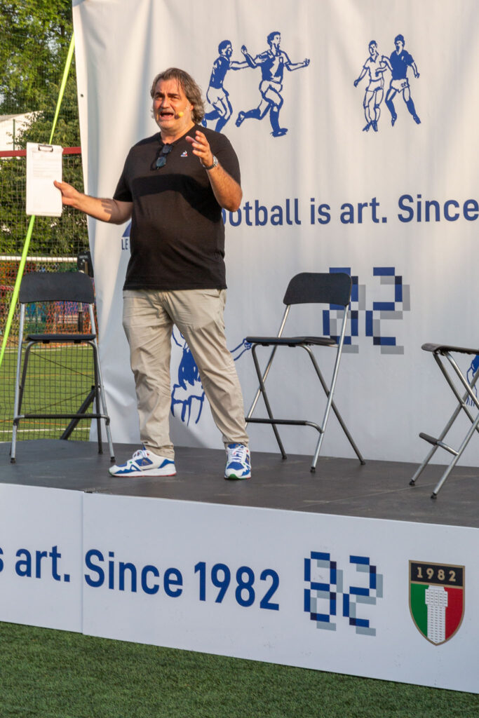 Pardo introduce la serata